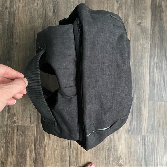 NWOT laptop / camera bag backpack. - Picture 4 of 12